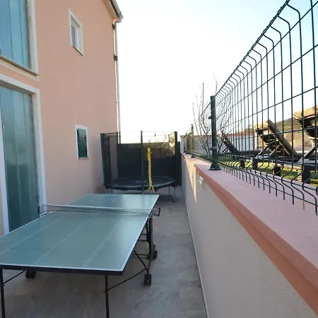 Melandura-1 By Interhome Apartment Dinjiska
