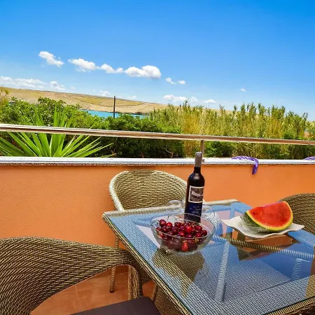Melandura-1 By Interhome Apartment Dinjiska